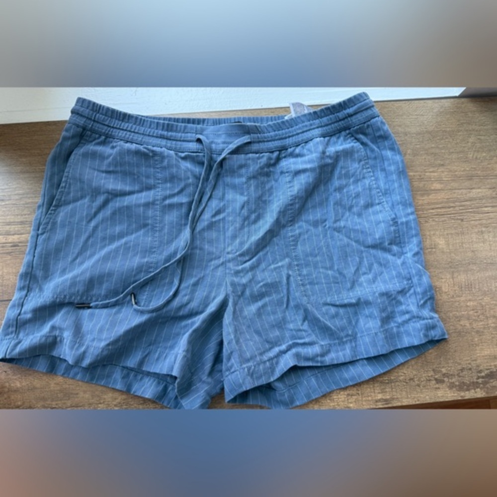 Banana Republic Women’s blue drawstring shorts size S